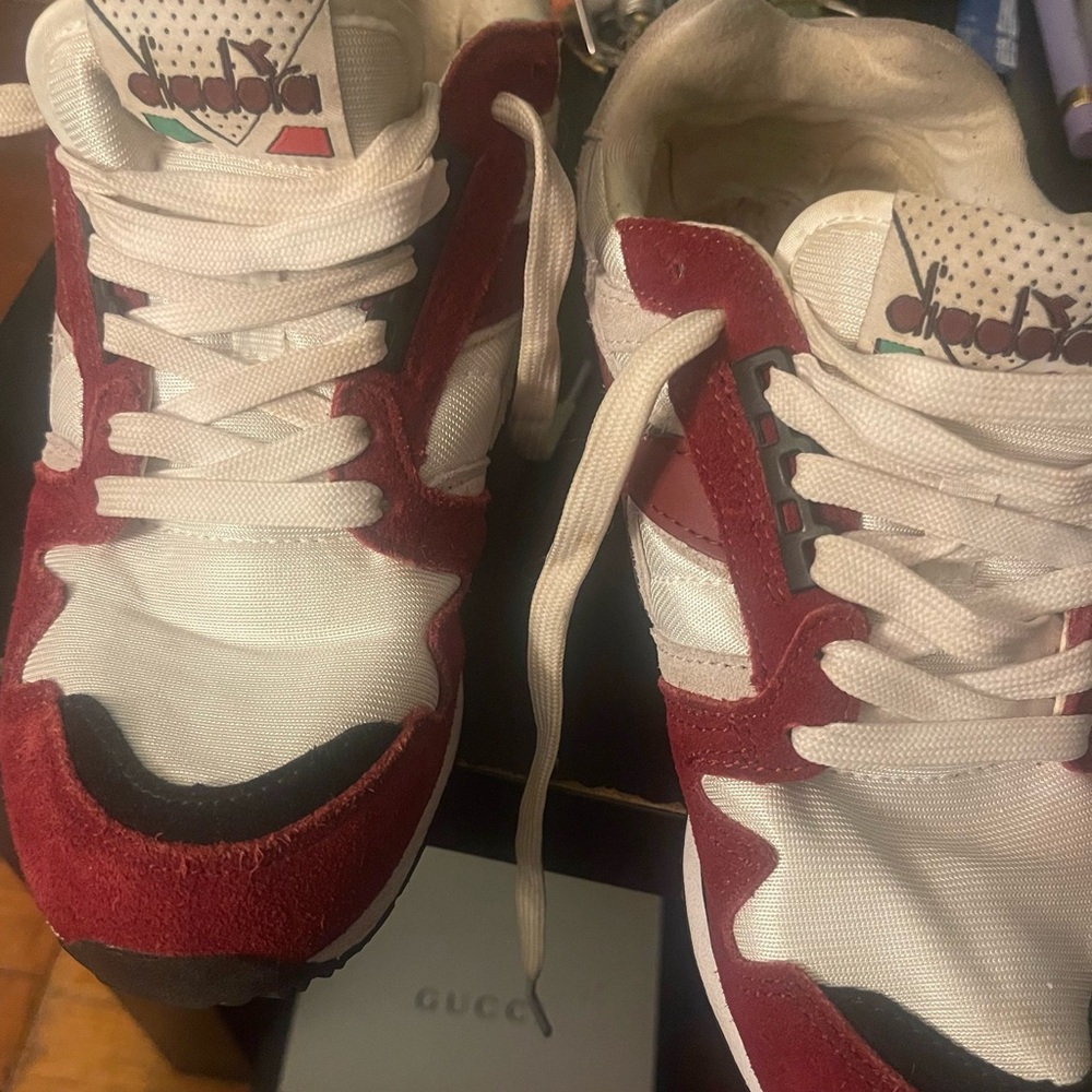 Men’s Diadora sneakers size 8 burgundy and white - Picture 2 of 11